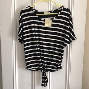 Black and white striped tie front tee